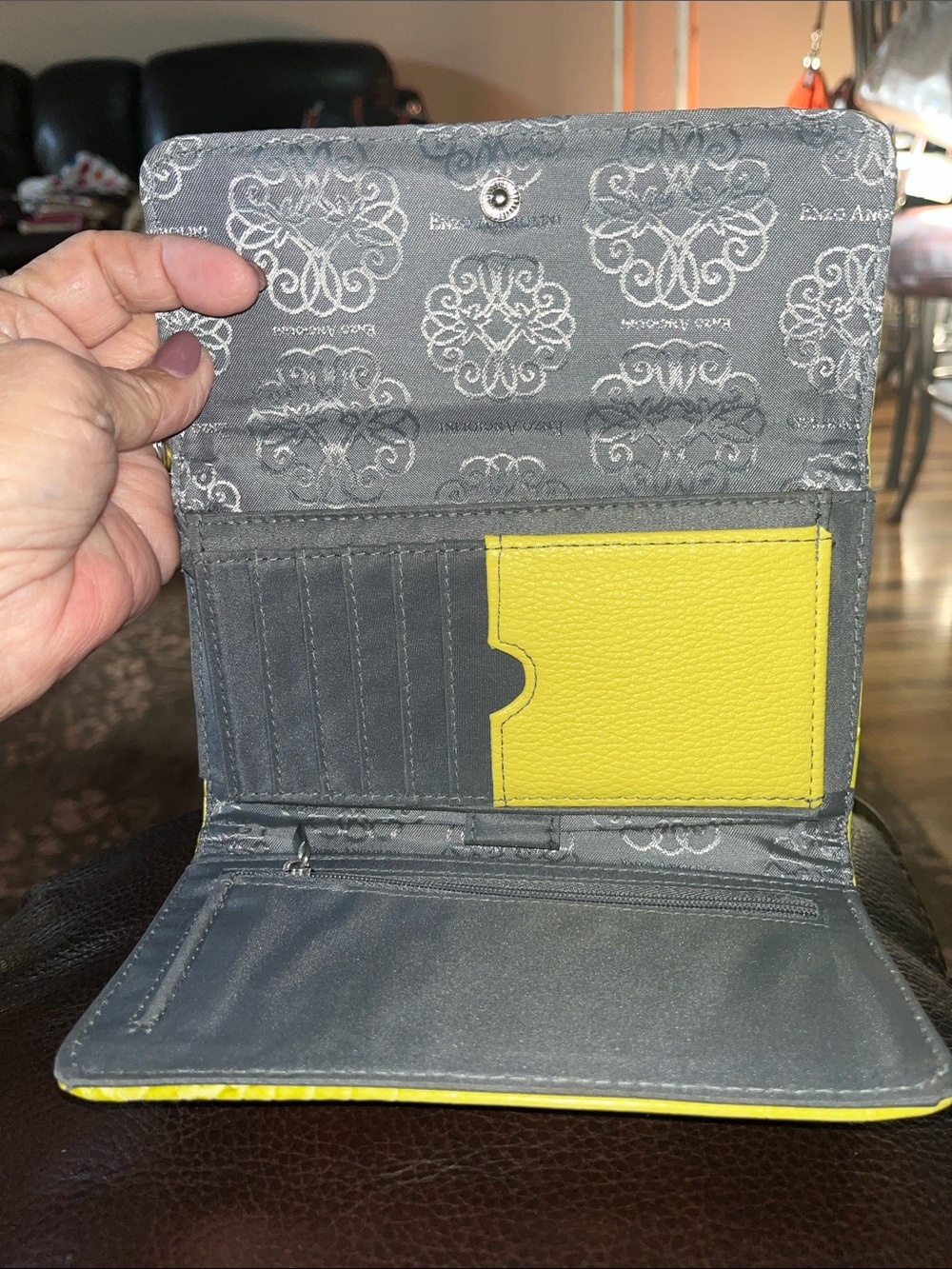 Enzo Angiolini Wallet - Picture 3 of 3